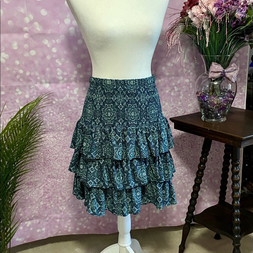 Micheal Kors ruffled skirt (L)